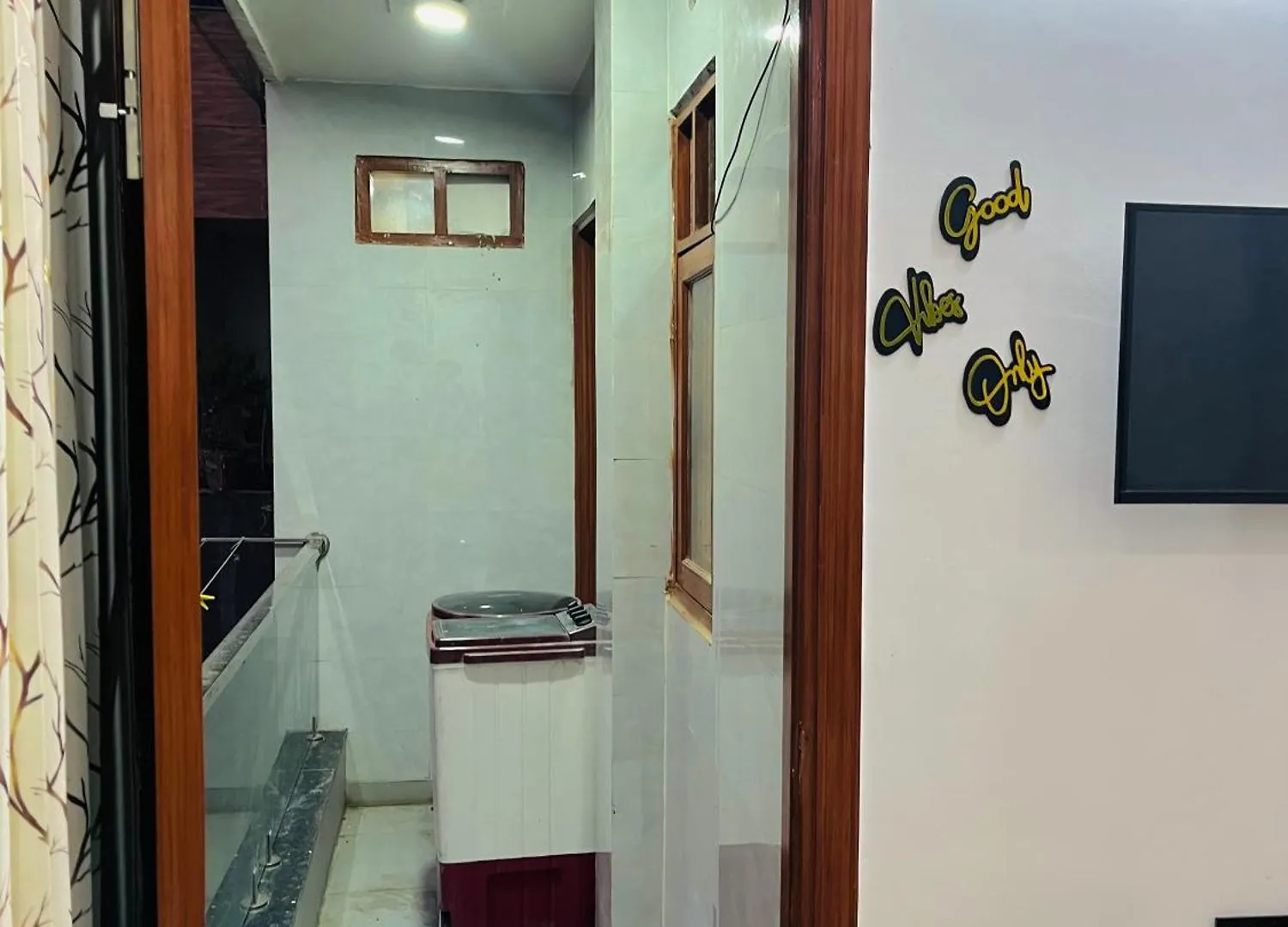 Luxury 1 Bhk Flat In New Delhi Apartment India