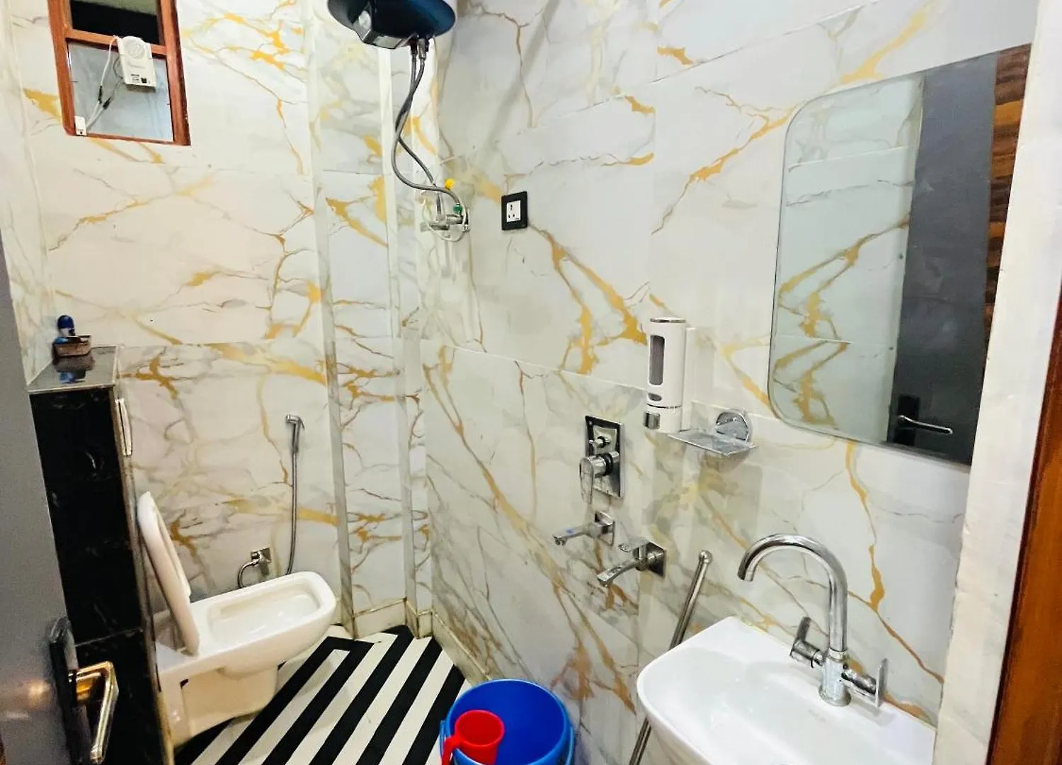 Luxury 1 Bhk Flat In New Delhi Apartment
