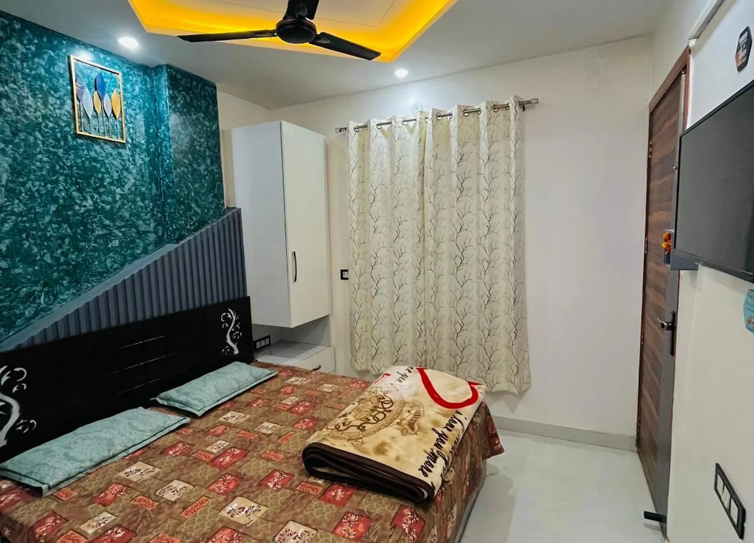 Luxury 1 Bhk Flat In New Delhi Apartment India