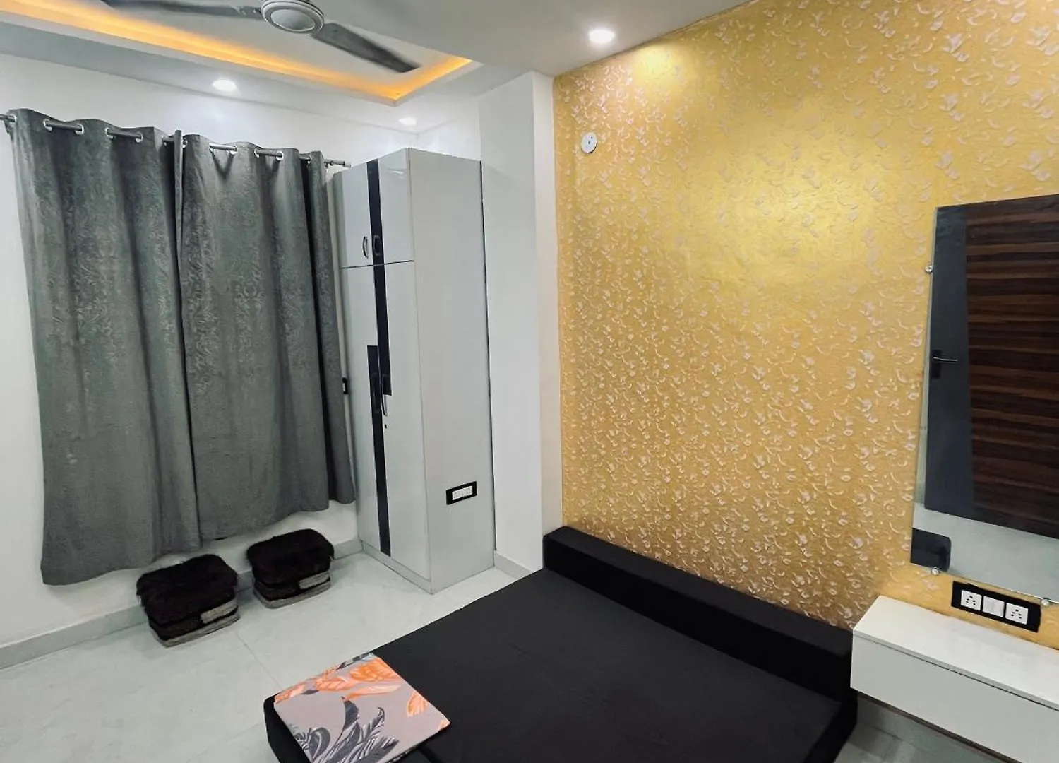 Luxury 1 Bhk Flat In New Delhi Apartment