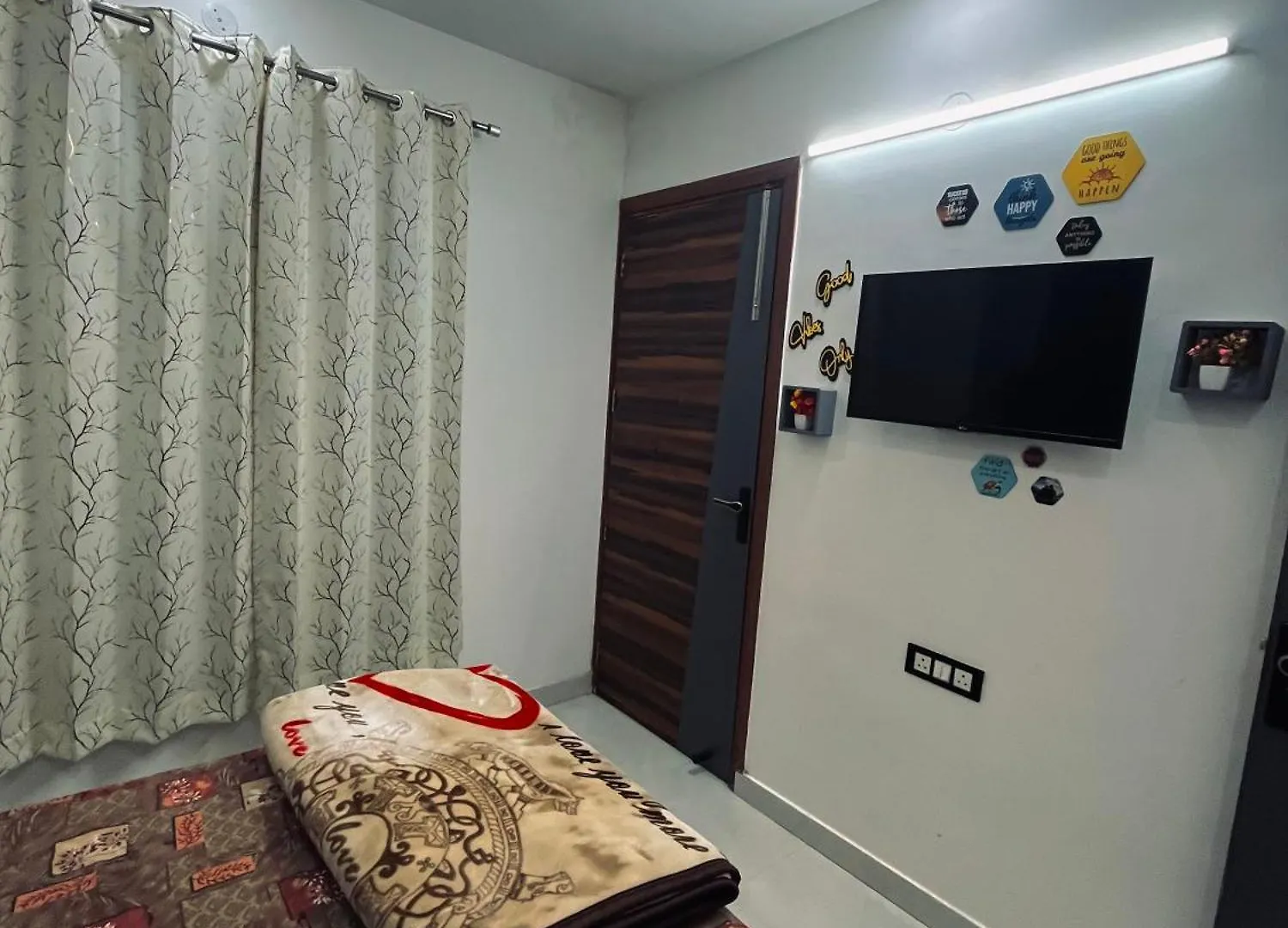 Luxury 1 Bhk Flat In New Delhi Apartment