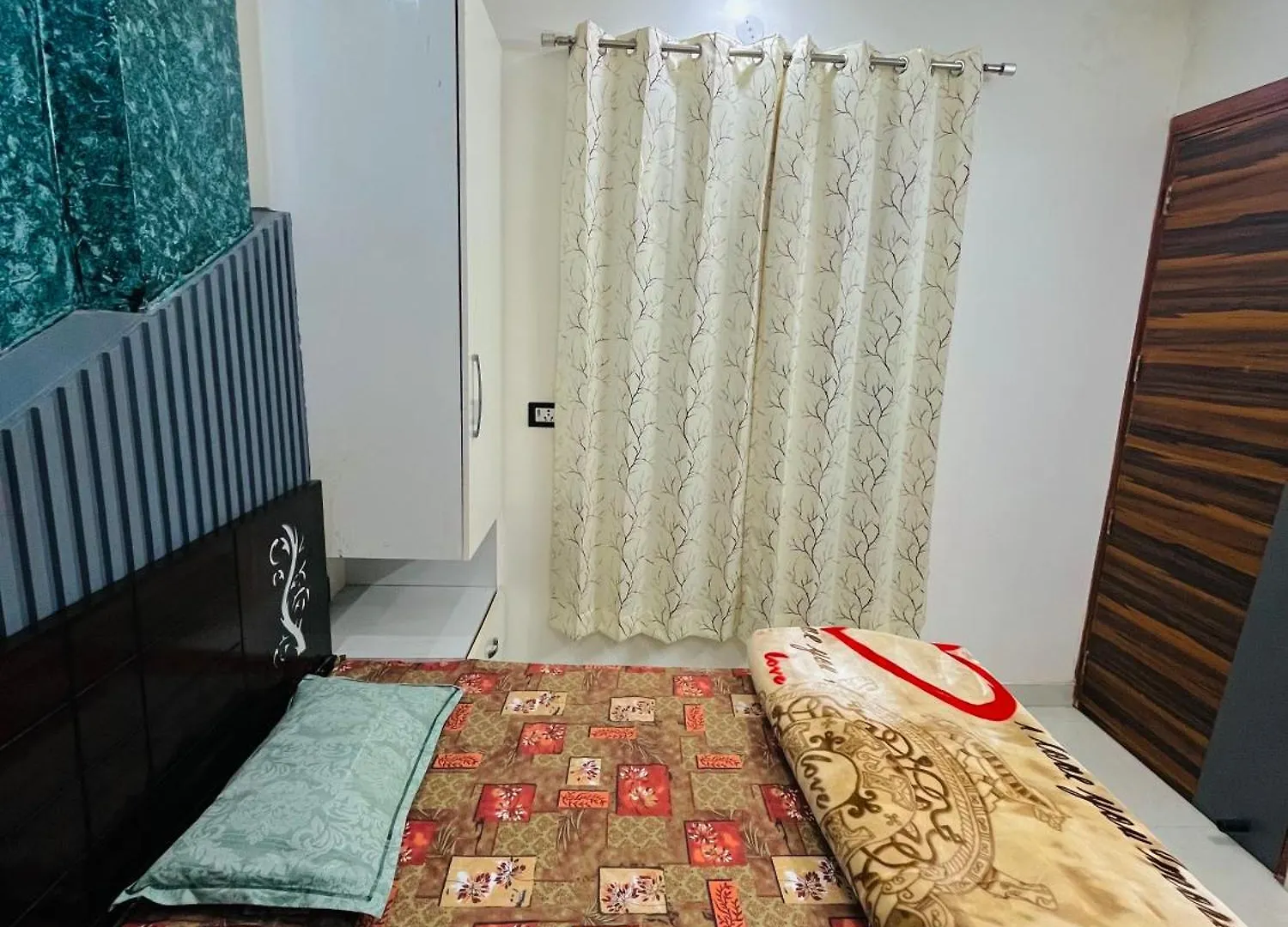 Luxury 1 Bhk Flat In New Delhi Apartment