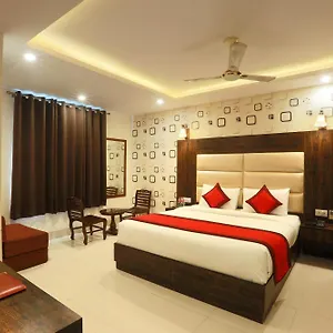 4* Hotel Oaks Plaza At Delhi Airport