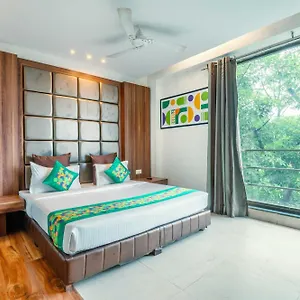Hotel Treebo Twin Tree, New Delhi
