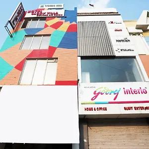 Hotel Capital O 23188 Glory, New Delhi